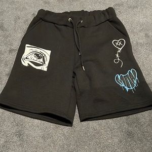 BoohooMAN Varsity Badge Basketball Shorts